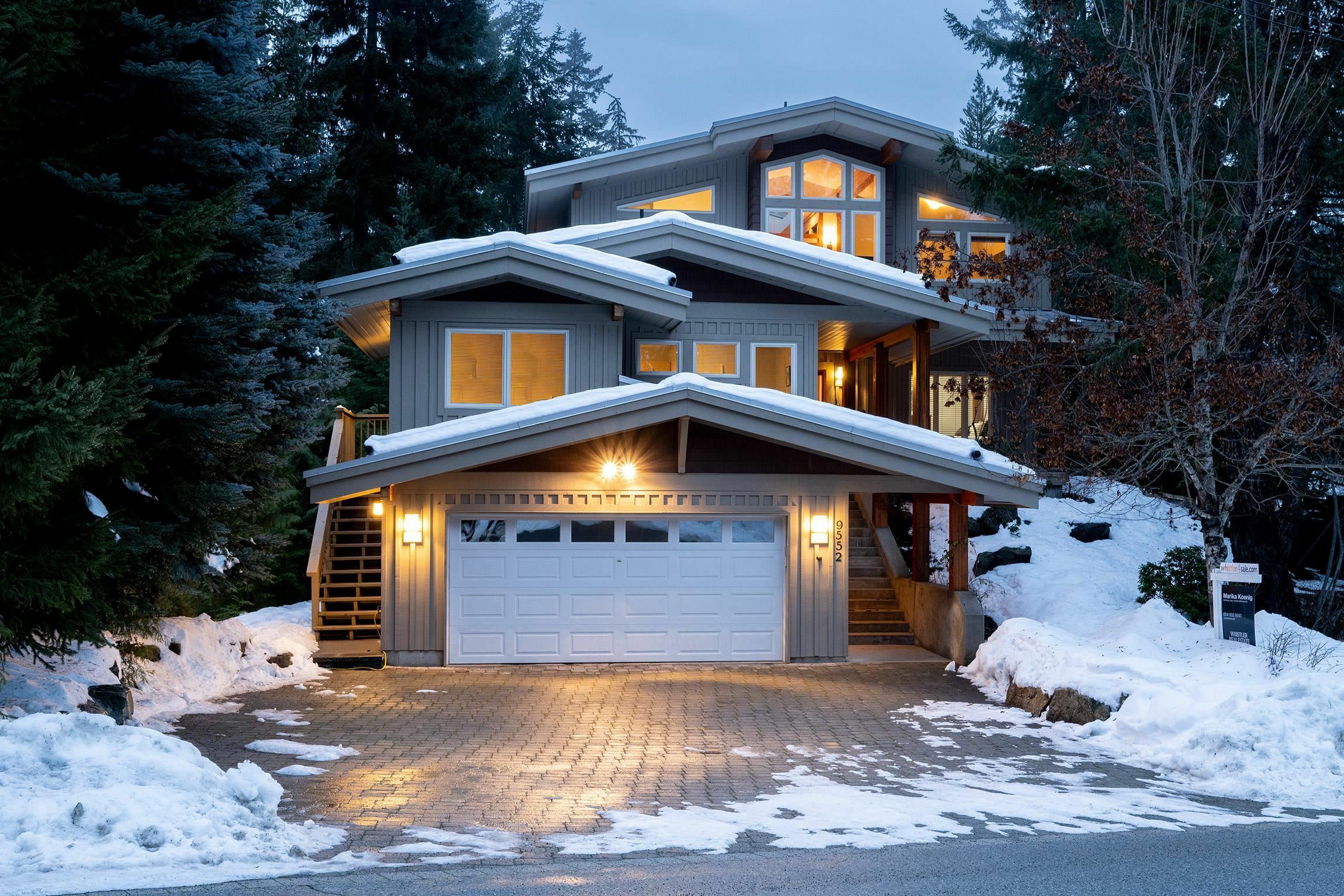 Photo de la propriété:  9552 Emerald Drive  BC V8E 0G5 