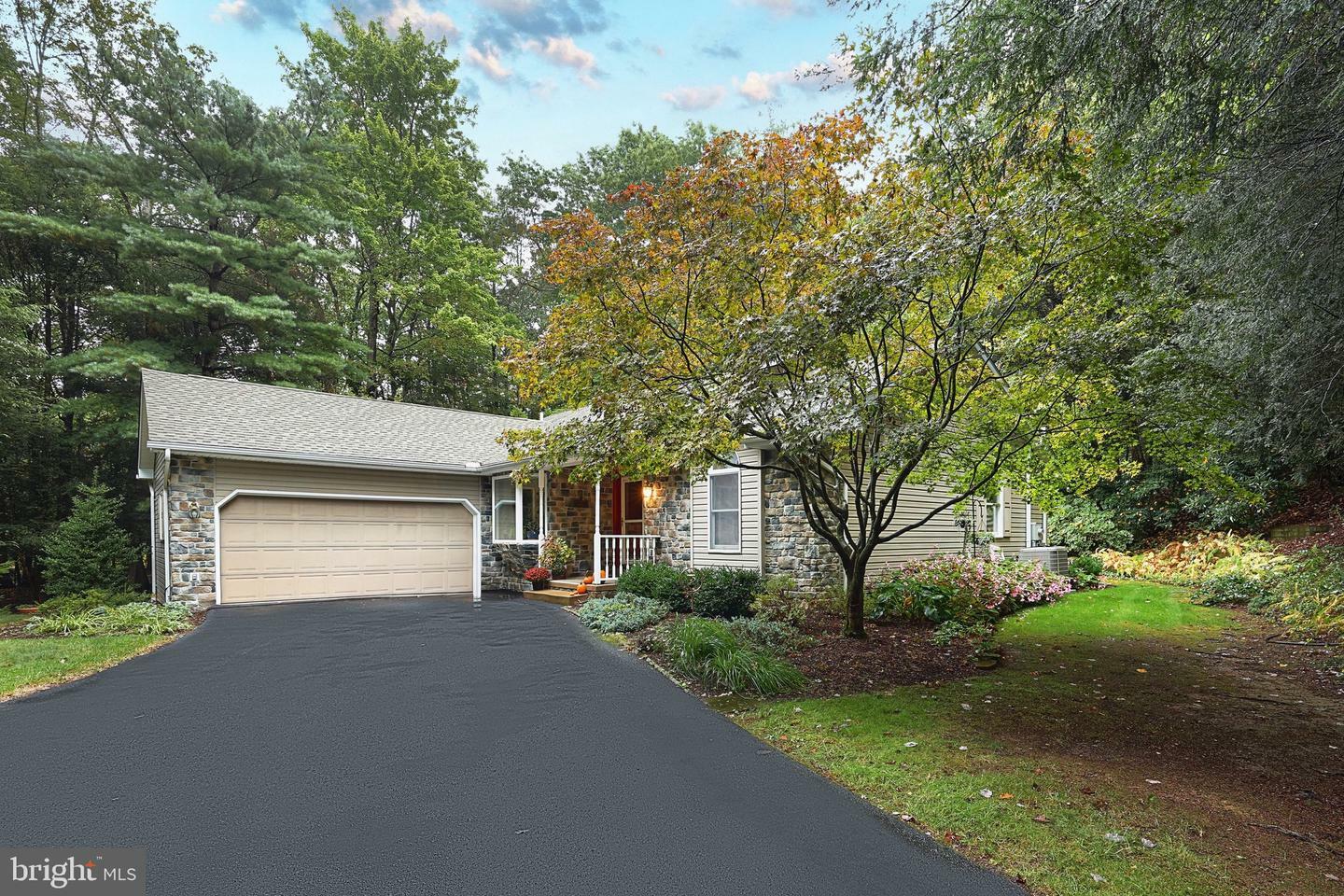 Property Photo:  47 White Pine Drive  PA 17353 