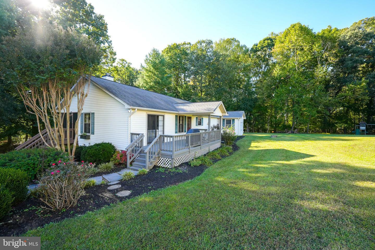 Property Photo:  15605 Cedar Tree Court  VA 23117 