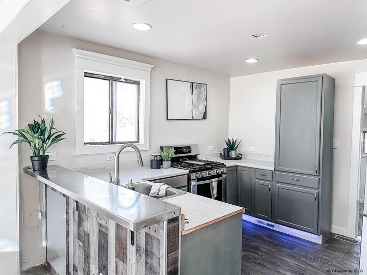 722 W 5th St  Cheyenne WY 82007 photo