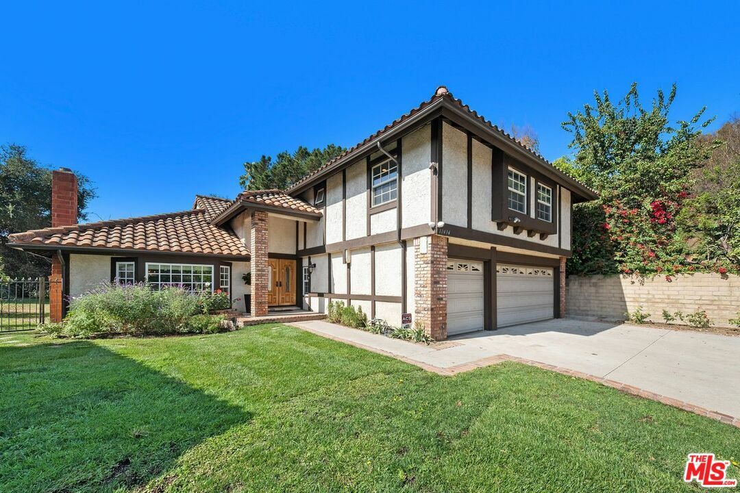 10434   Windtree Dr  Los Angeles CA 90077 photo