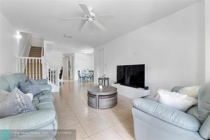 Property Photo:  334 SW 14th Ave 334  FL 33312 