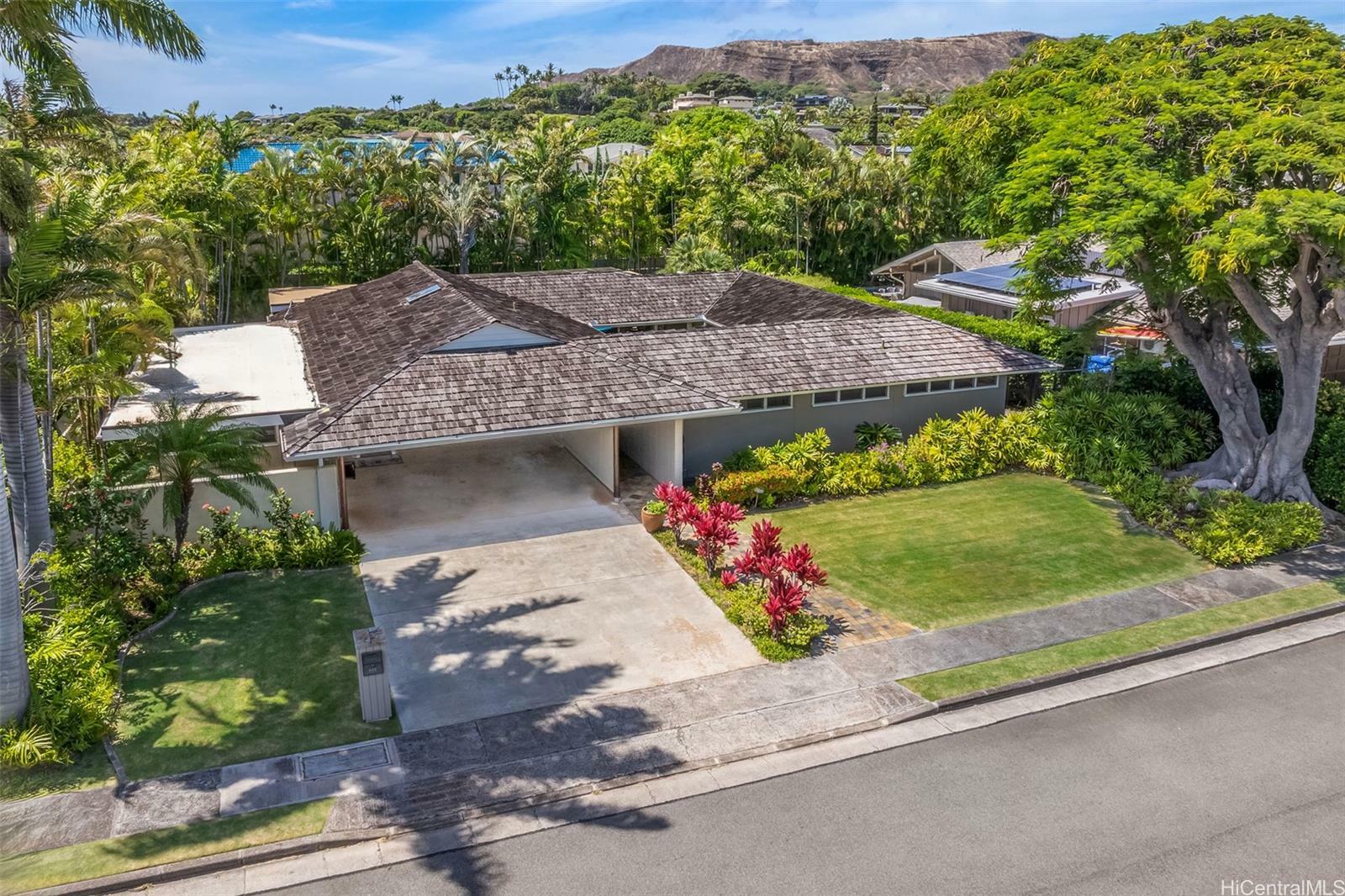 Property Photo:  646 Honua Street  HI 96816 