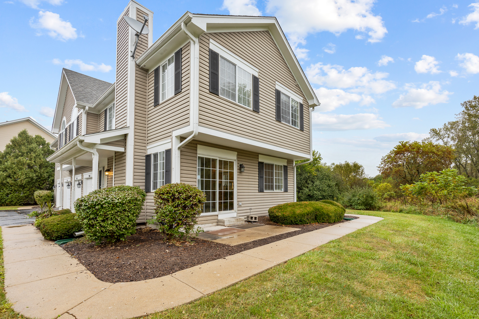 Property Photo:  1530 Hickory Road  IL 60098 