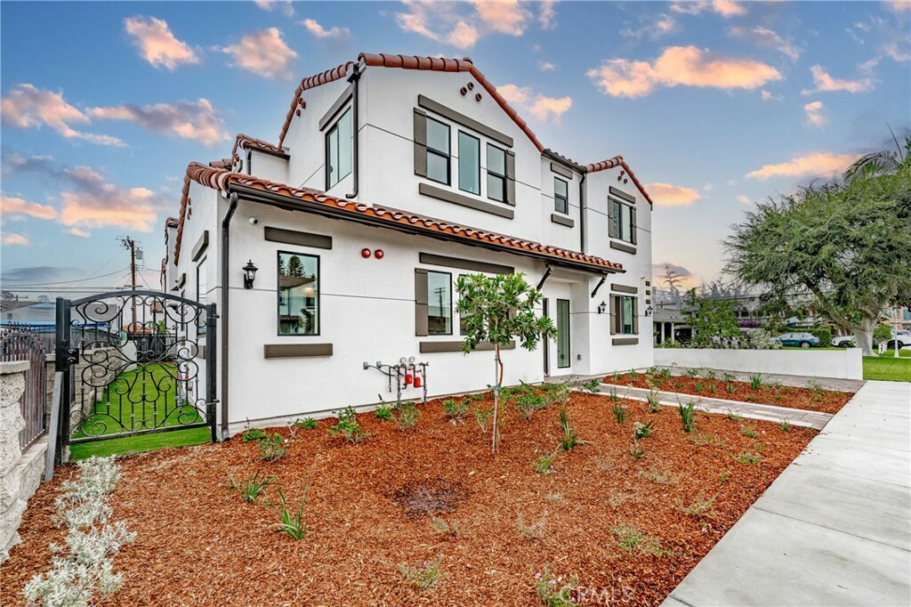 Property Photo:  10225 La Reina Avenue  CA 90241 