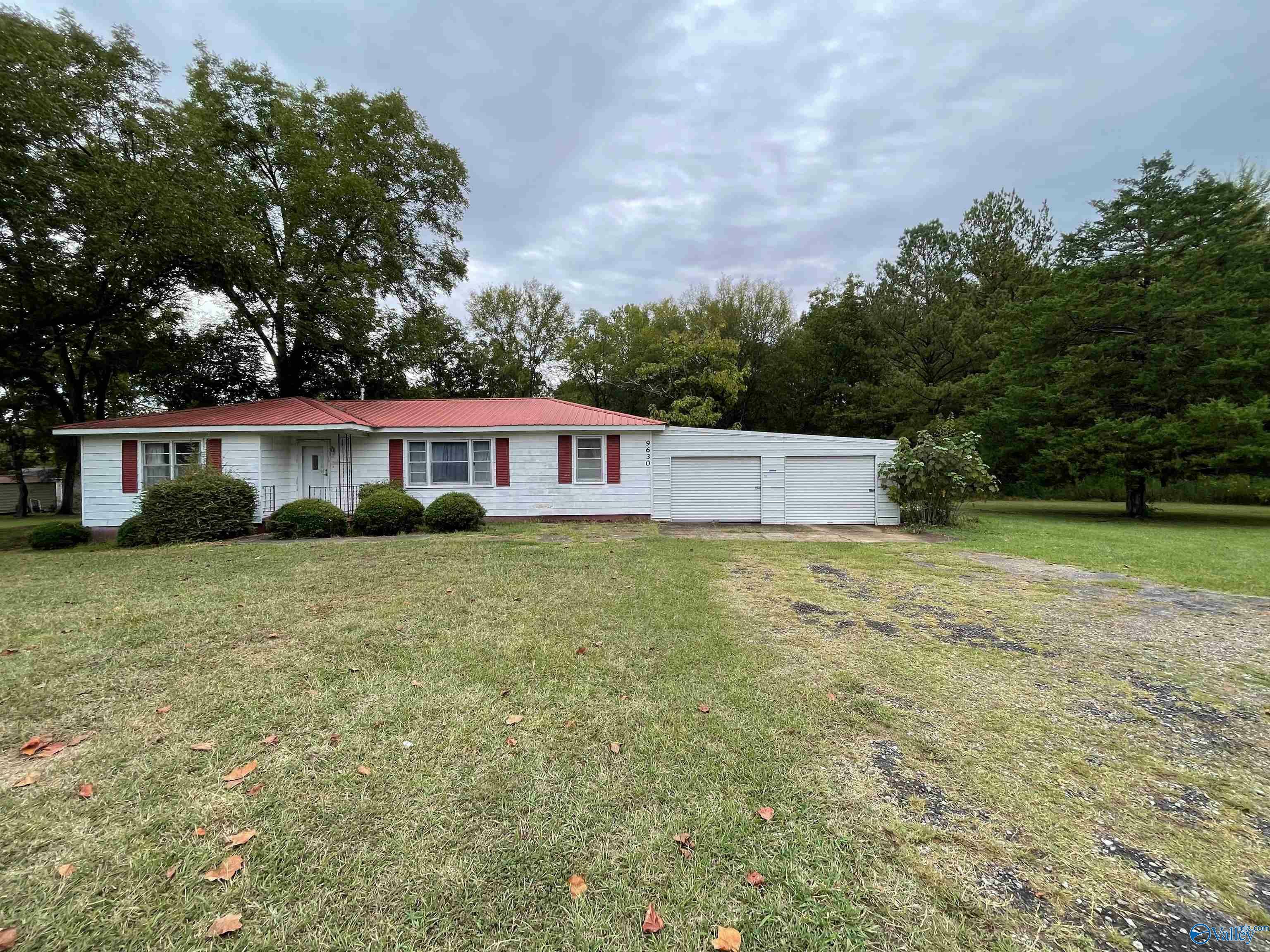 Property Photo: 9630 Highway 278 E AL 36272