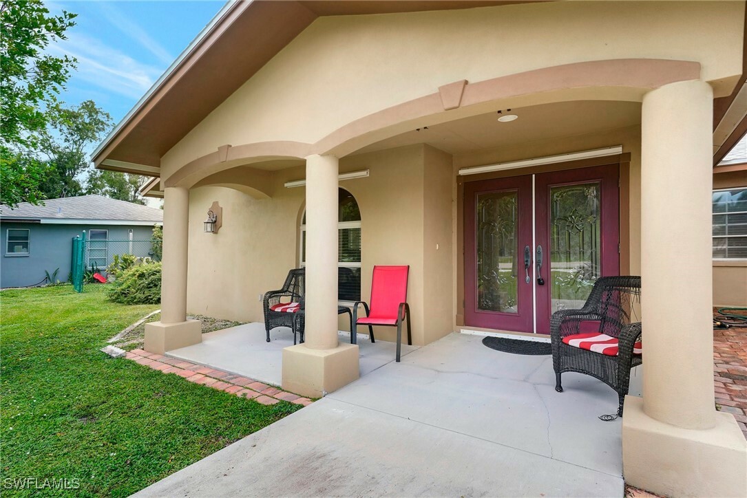 Property Photo:  5541 Winkler Road  FL 33919 