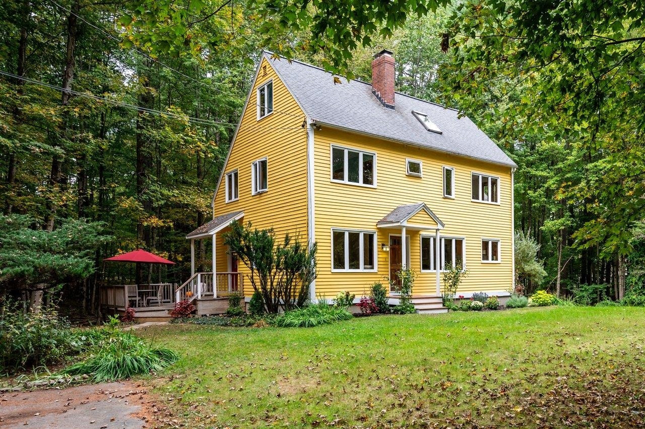 Property Photo:  272 Packers Falls Road  NH 03824 