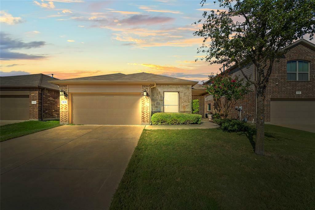 Property Photo:  1616 Placitas Trail  TX 76131 