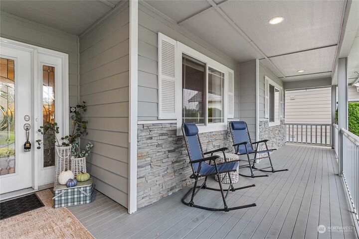 Property Photo: 7985 Sawgrass Way WA 98230