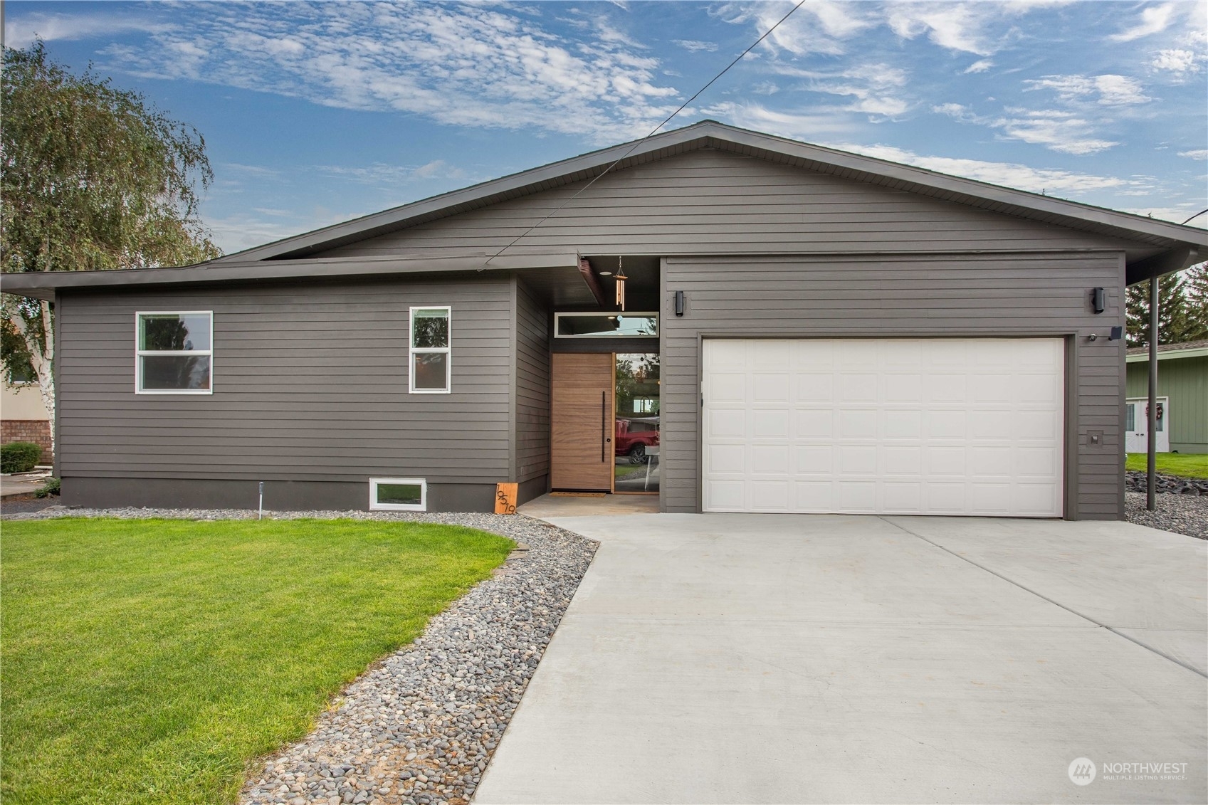 Property Photo:  19519 Saint Andrews Drive NW  WA 98851 