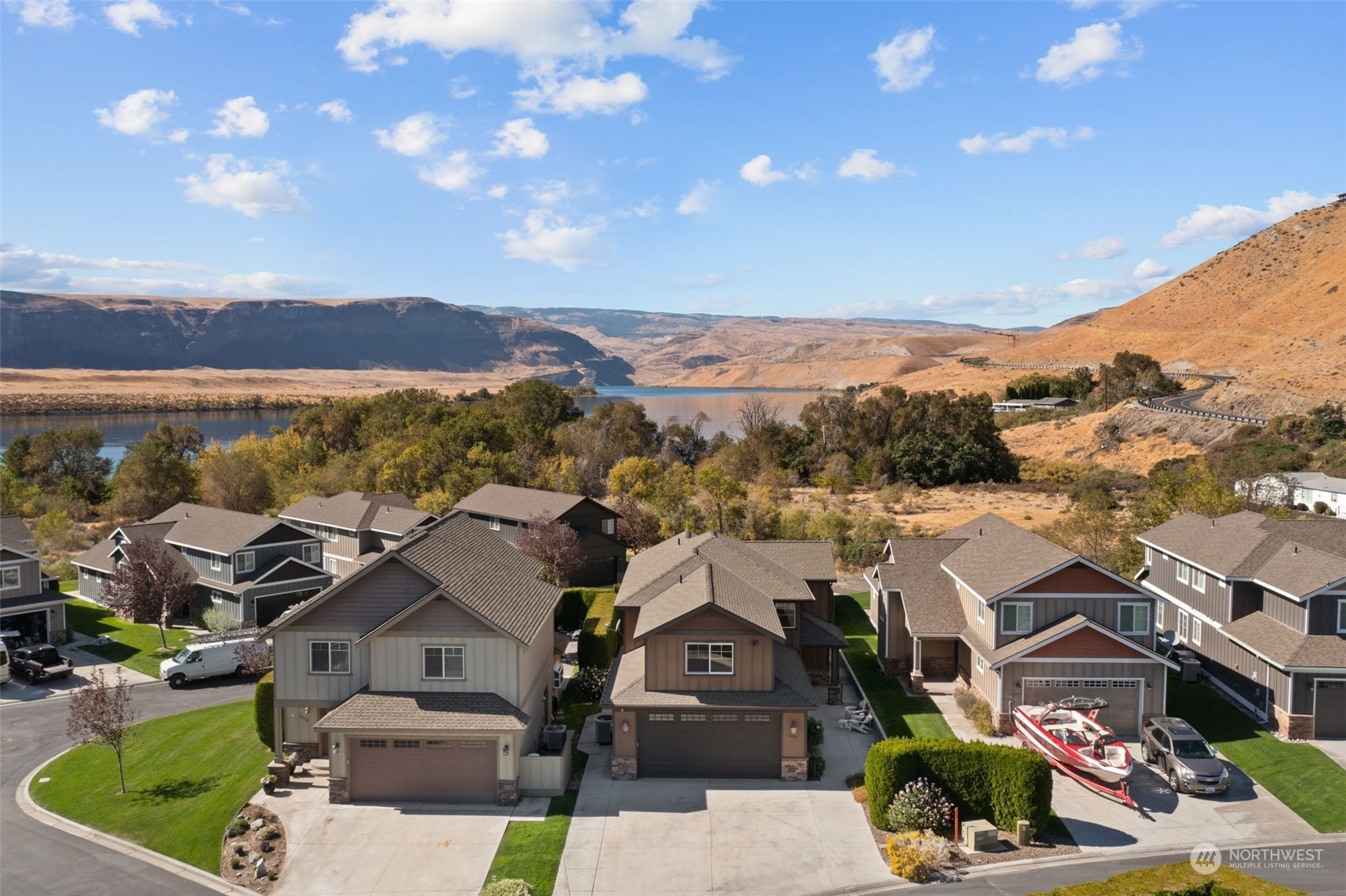 Property Photo: 9426 Yakima Lane NW WA 98848
