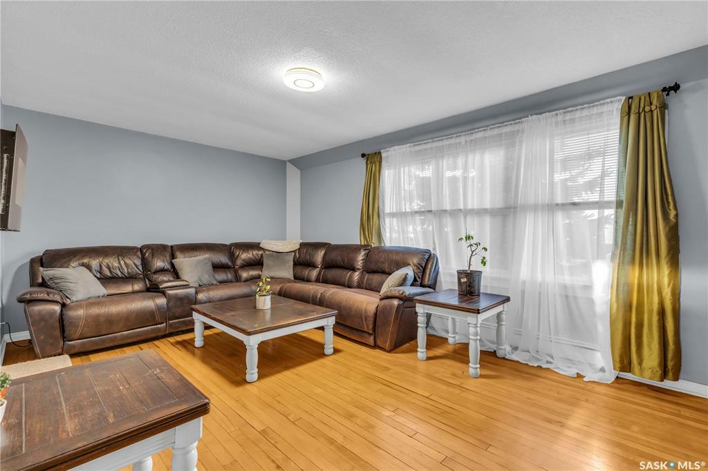 Property Photo:  210 Camponi Place 12  SK S7M 1J7 