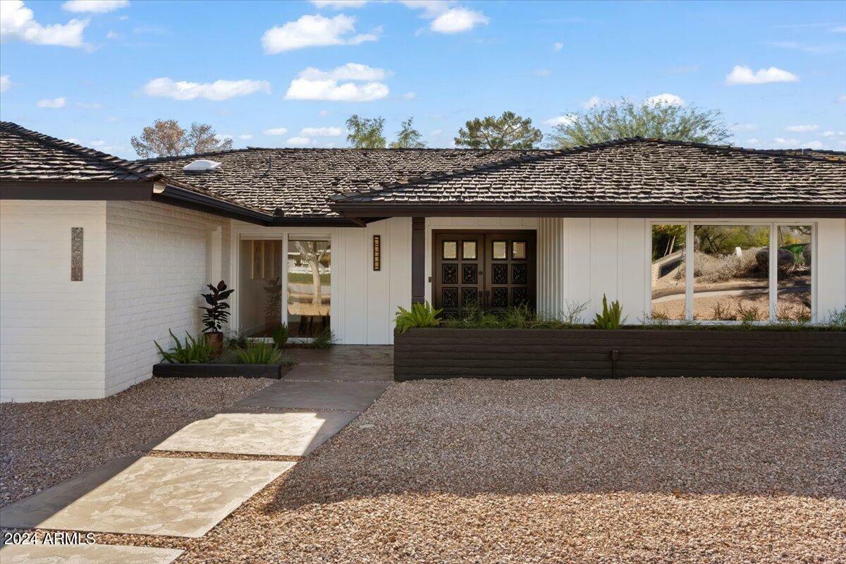 Property Photo:  2201 E Bethany Home Road  AZ 85016 