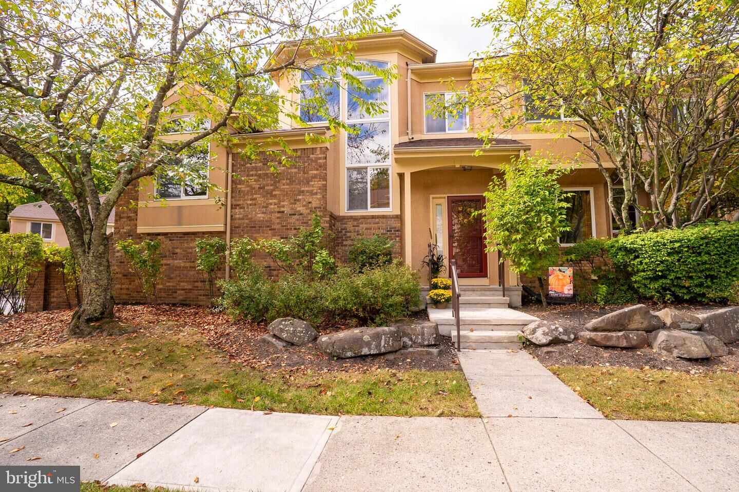Property Photo: 20 Kingsland Circle NJ 08852