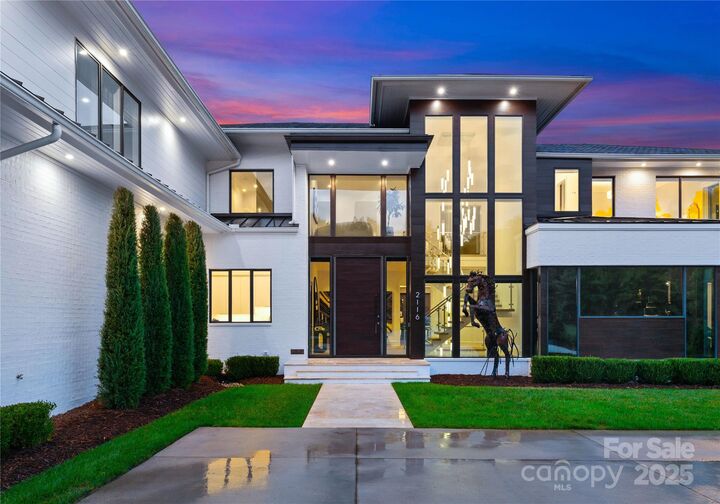 2116 Woodhaven Road  Charlotte NC 28211 photo
