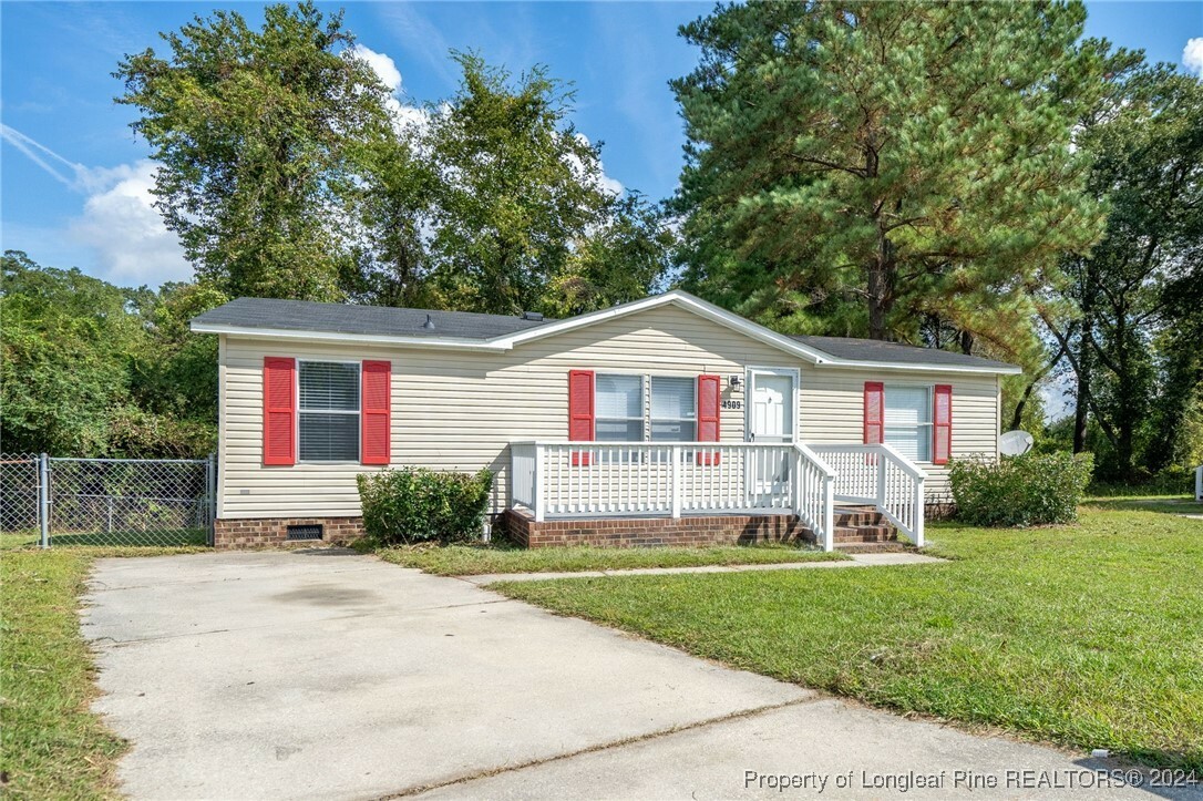 Property Photo: 4909 Charger Court NC 28306