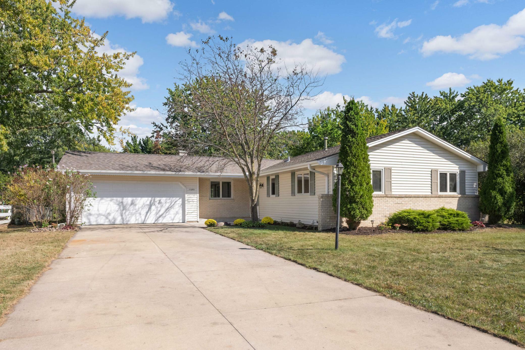 Property Photo:  11201 Zebulon Pike Avenue  MN 55337 