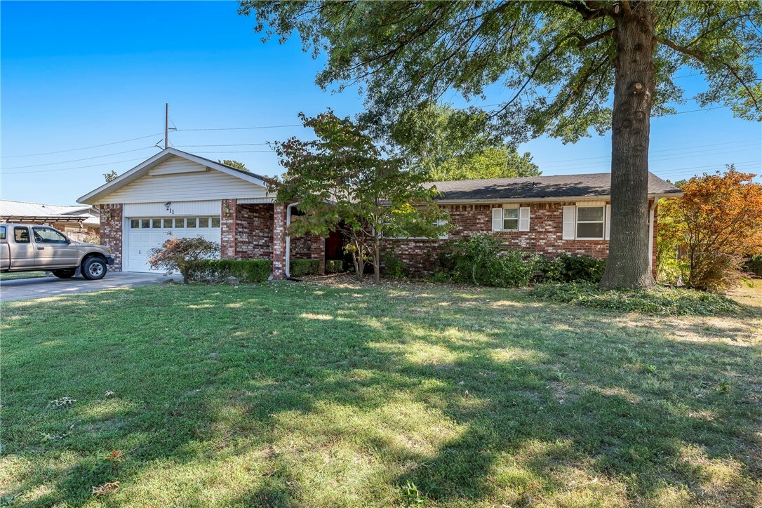 Property Photo:  211 Overhill Drive  AR 72745 