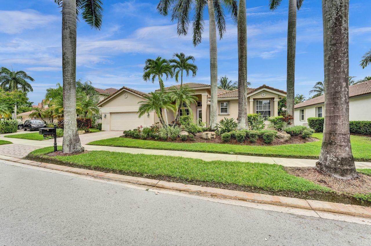 Property Photo:  1623 Victoria Pointe Ln  FL 33327 