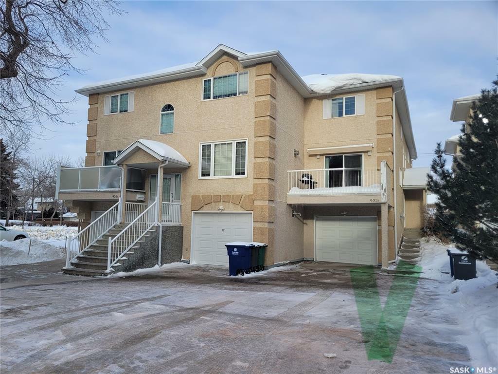 Property Photo:  901B 9th Street E  SK S7H 0M9 