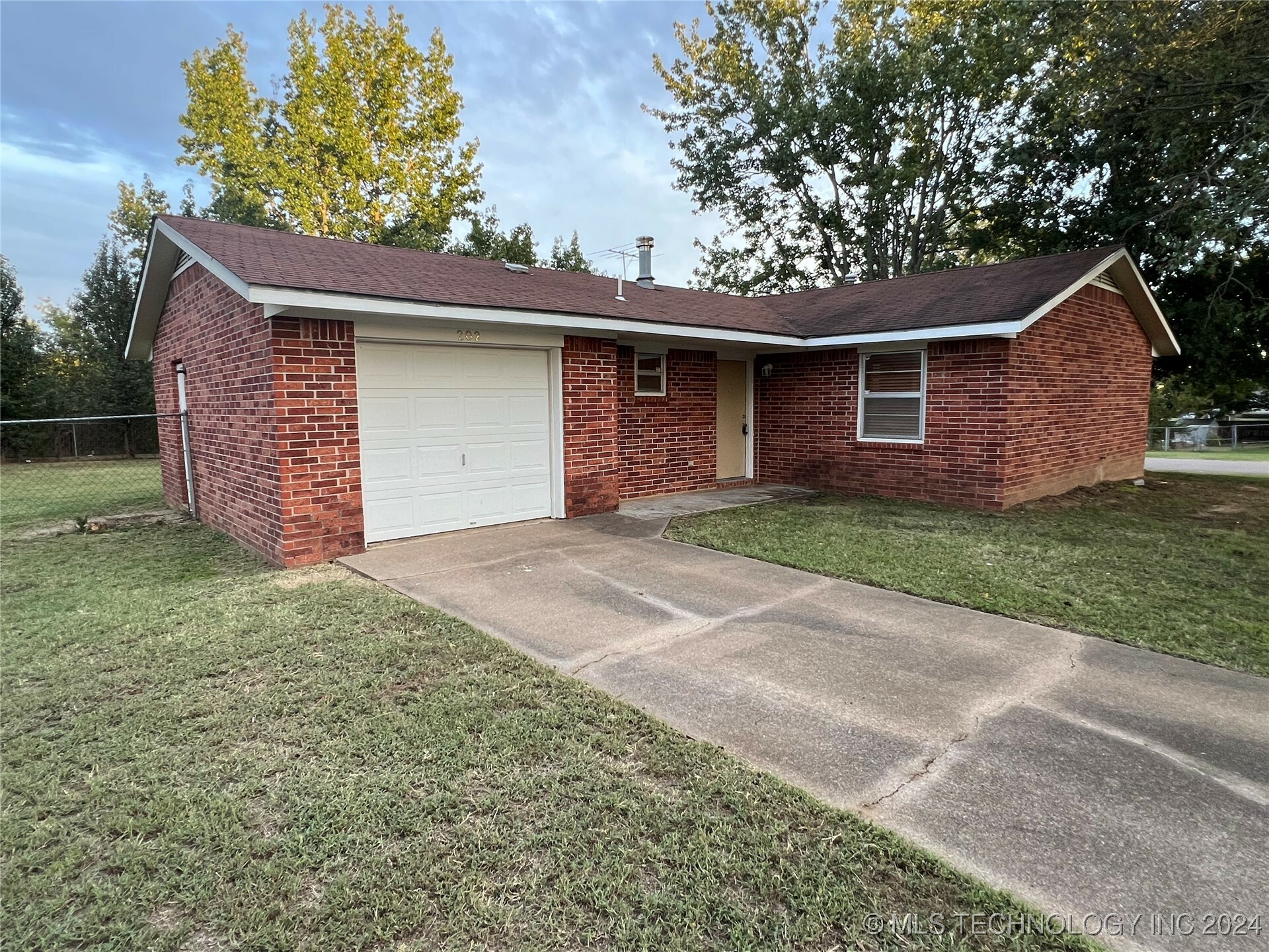 202 Summer Circle  Sallisaw OK 74955 photo