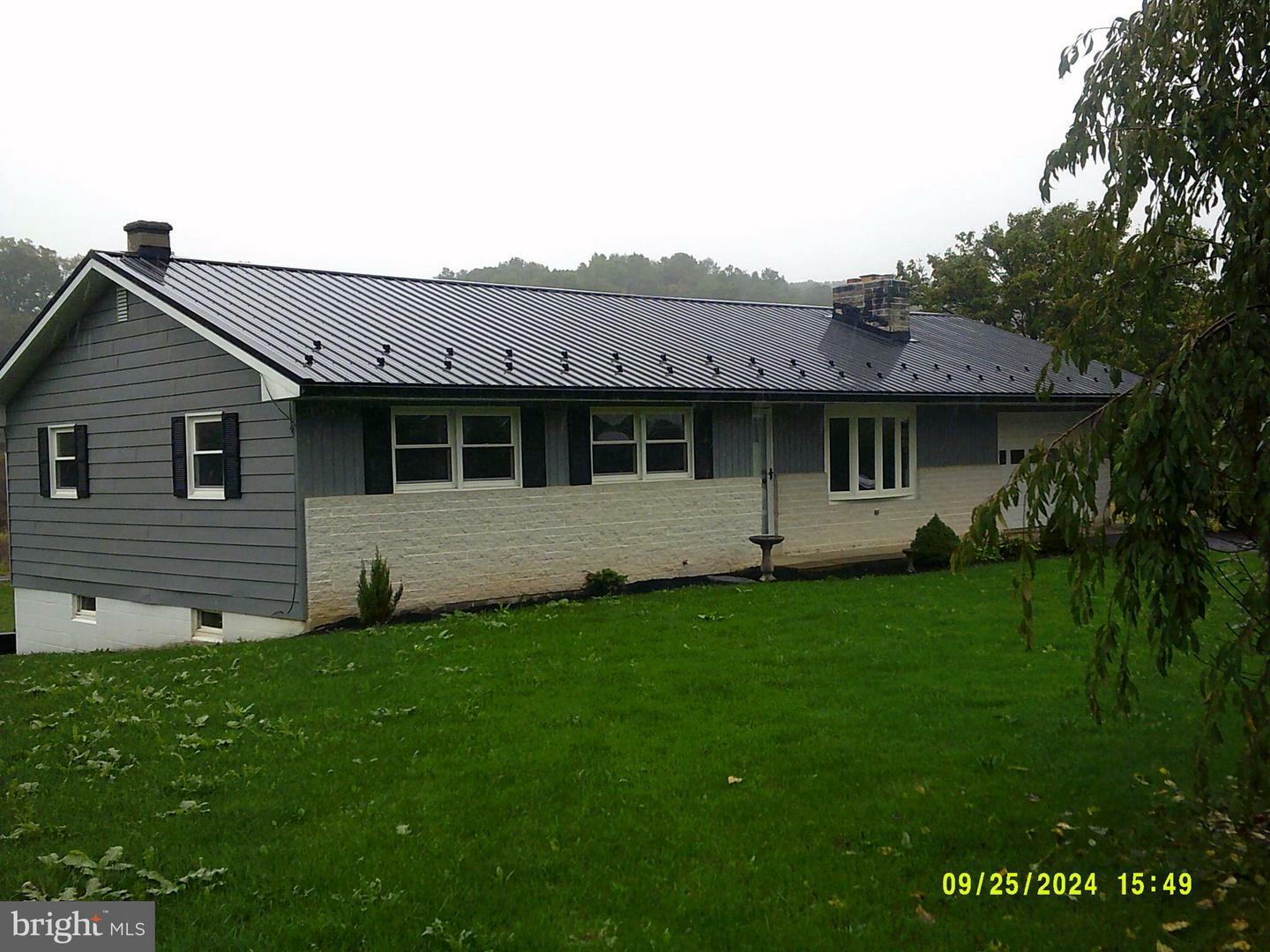 Property Photo:  30 Pauls Lane  PA 17047 