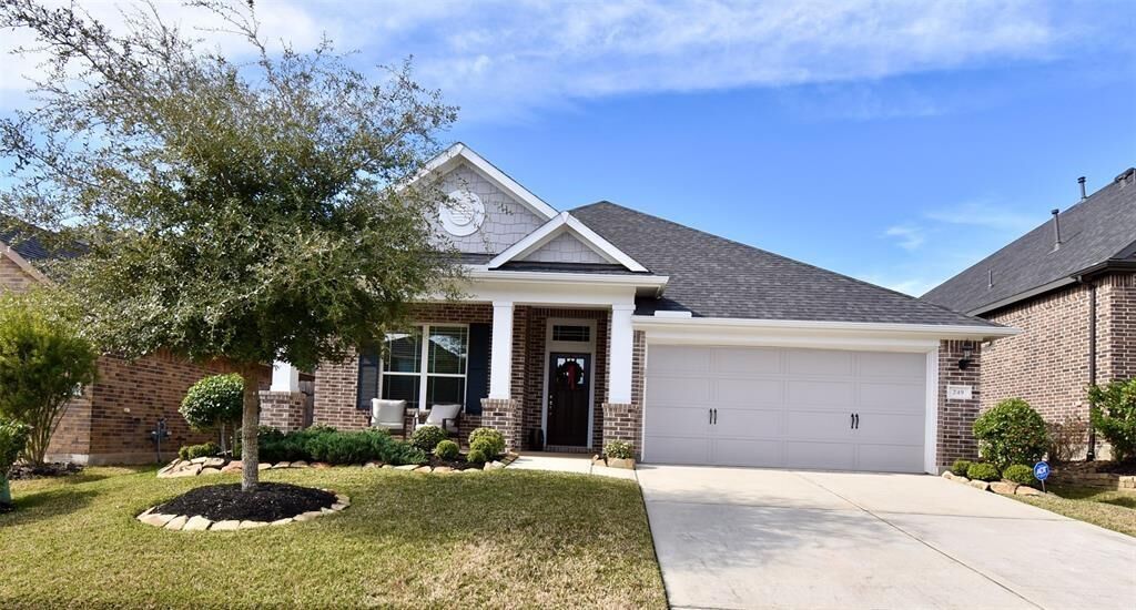 Property Photo: 249 Catoti Cay Court TX 77304