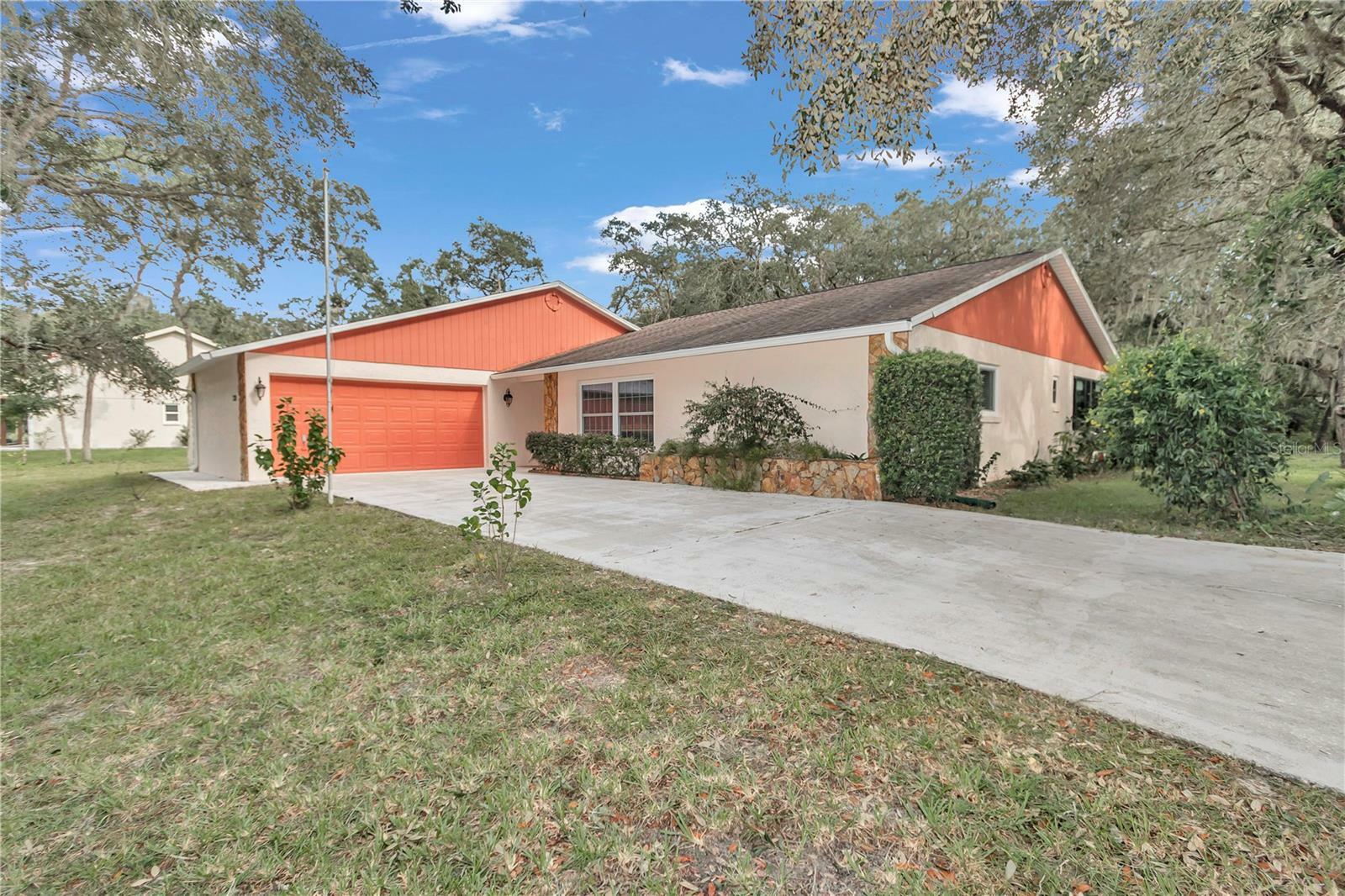 Property Photo:  330 W National Street  FL 34442 