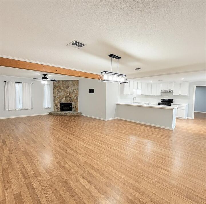 Property Photo: 605 E First Street LA 70037
