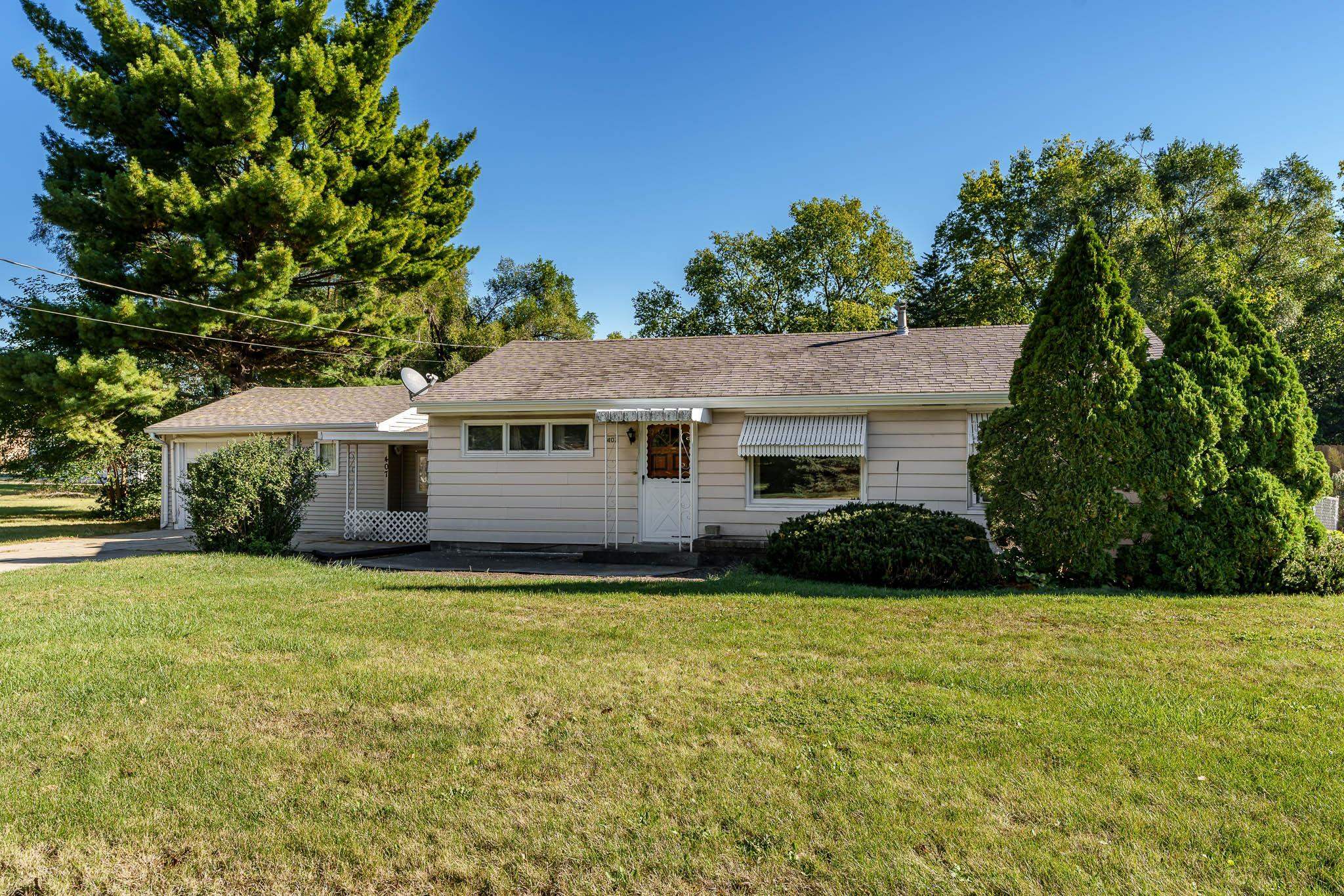 Property Photo:  407 Collins  IL 61080 