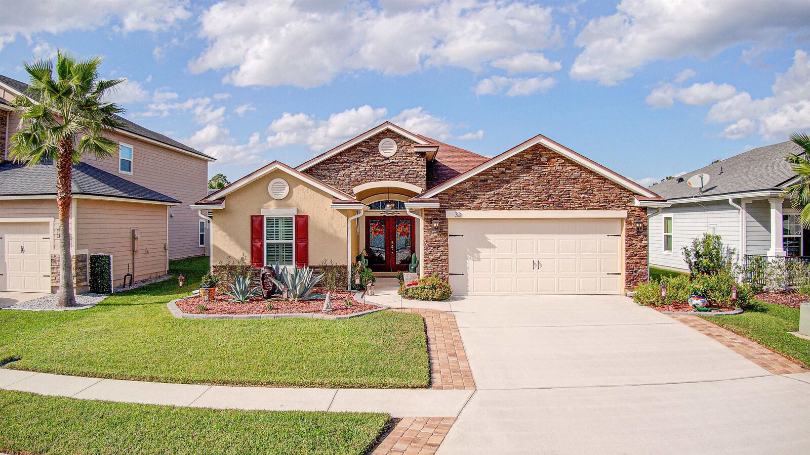 Property Photo:  33 Harris Hawk Ct  FL 32092 
