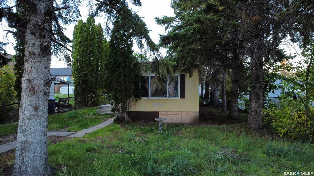 Property Photo:  209 5th Street  SK S0K 1X0 