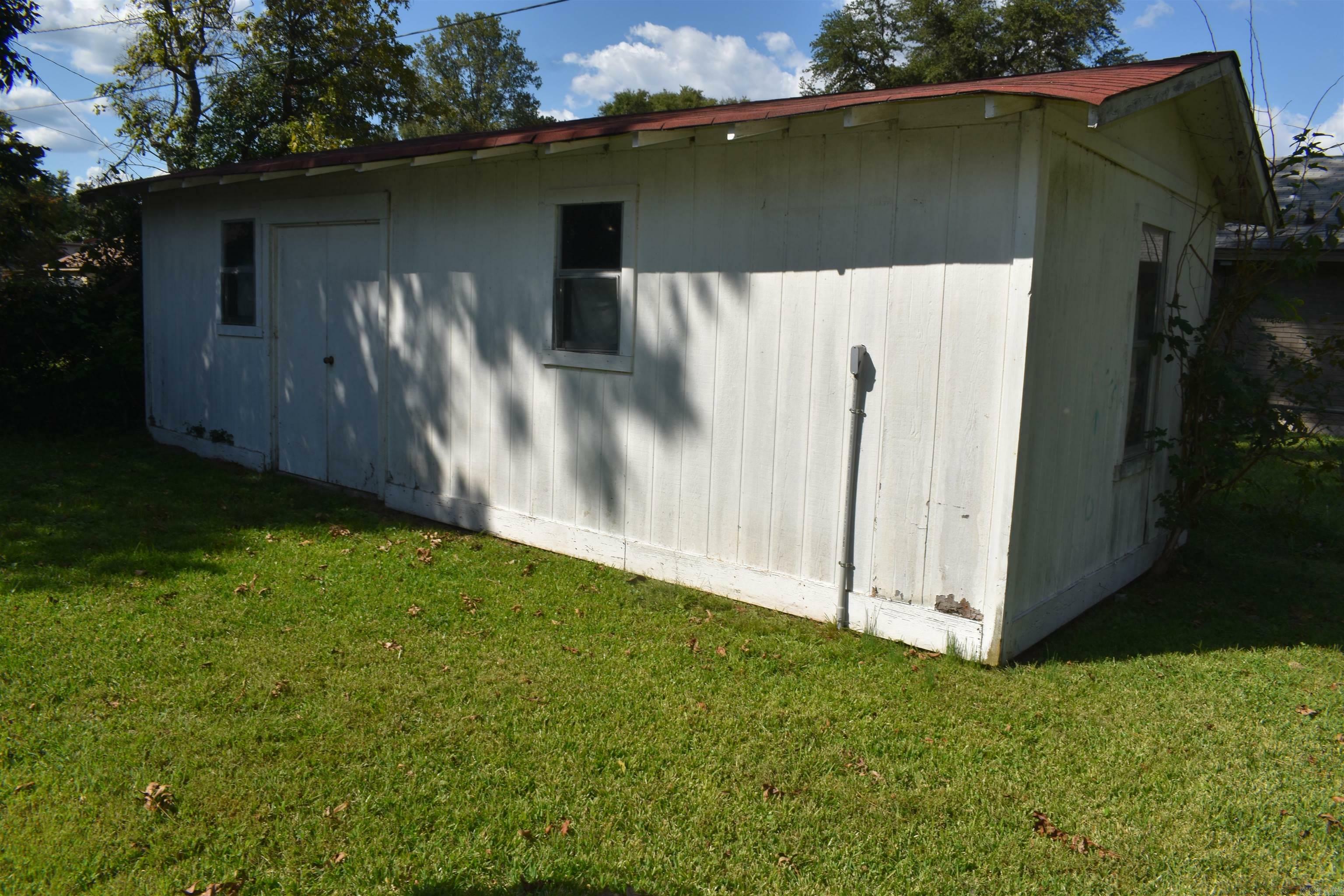 Property Photo:  2601 Avondale Drive  AR 71601 