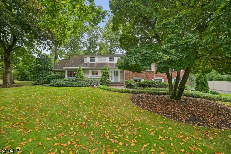 Property Photo:  25 Cromwell Dr  NJ 07960 