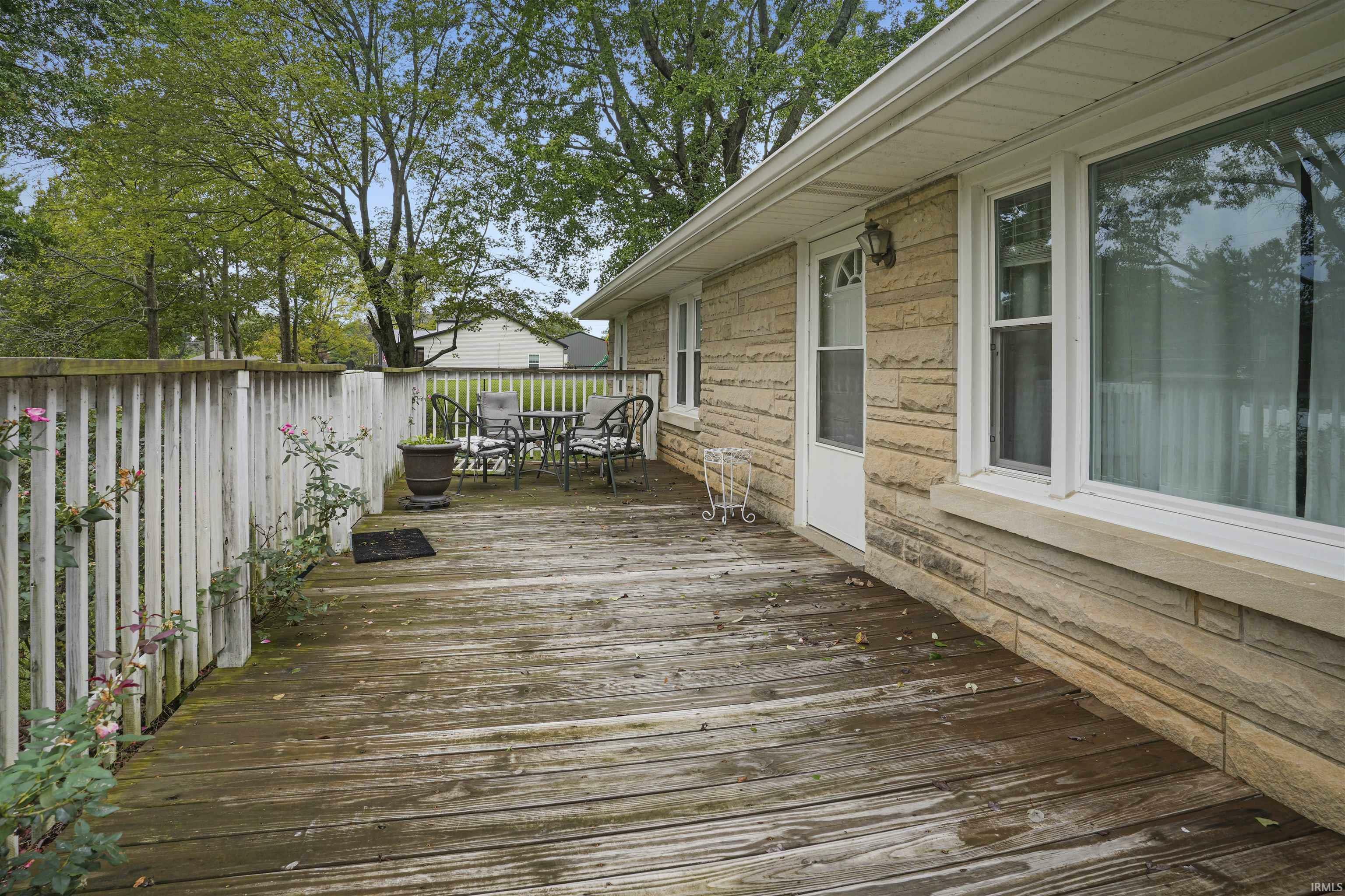 Property Photo:  7221 Middle Mount Vernon Road  IN 47712 