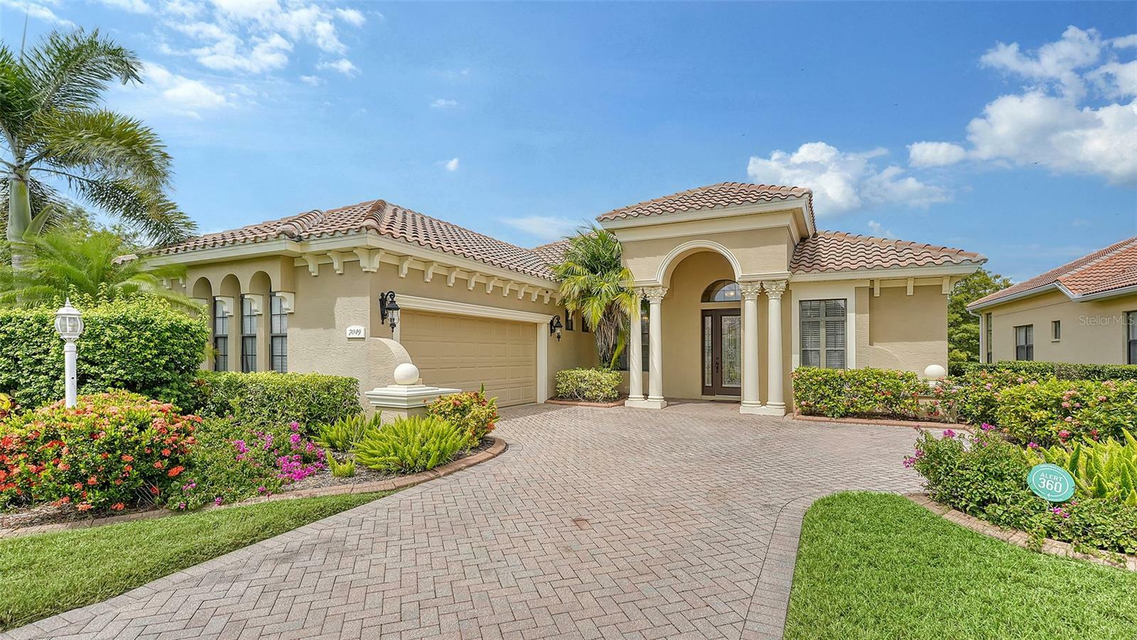 Property Photo: 7049 Whitemarsh Circle FL 34202