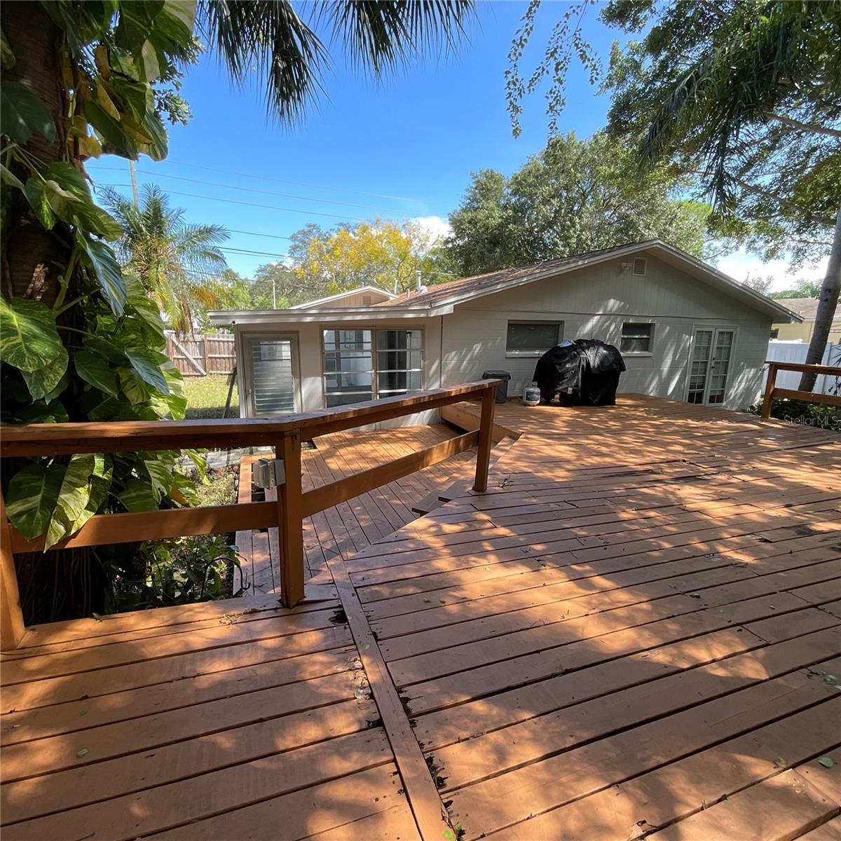 Property Photo: 5620 Denver Street NE FL 33703