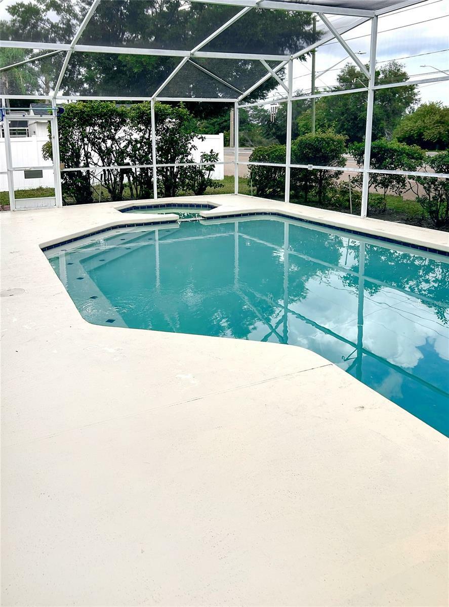 Property Photo:  958 Loma Bonita Drive  FL 33837 