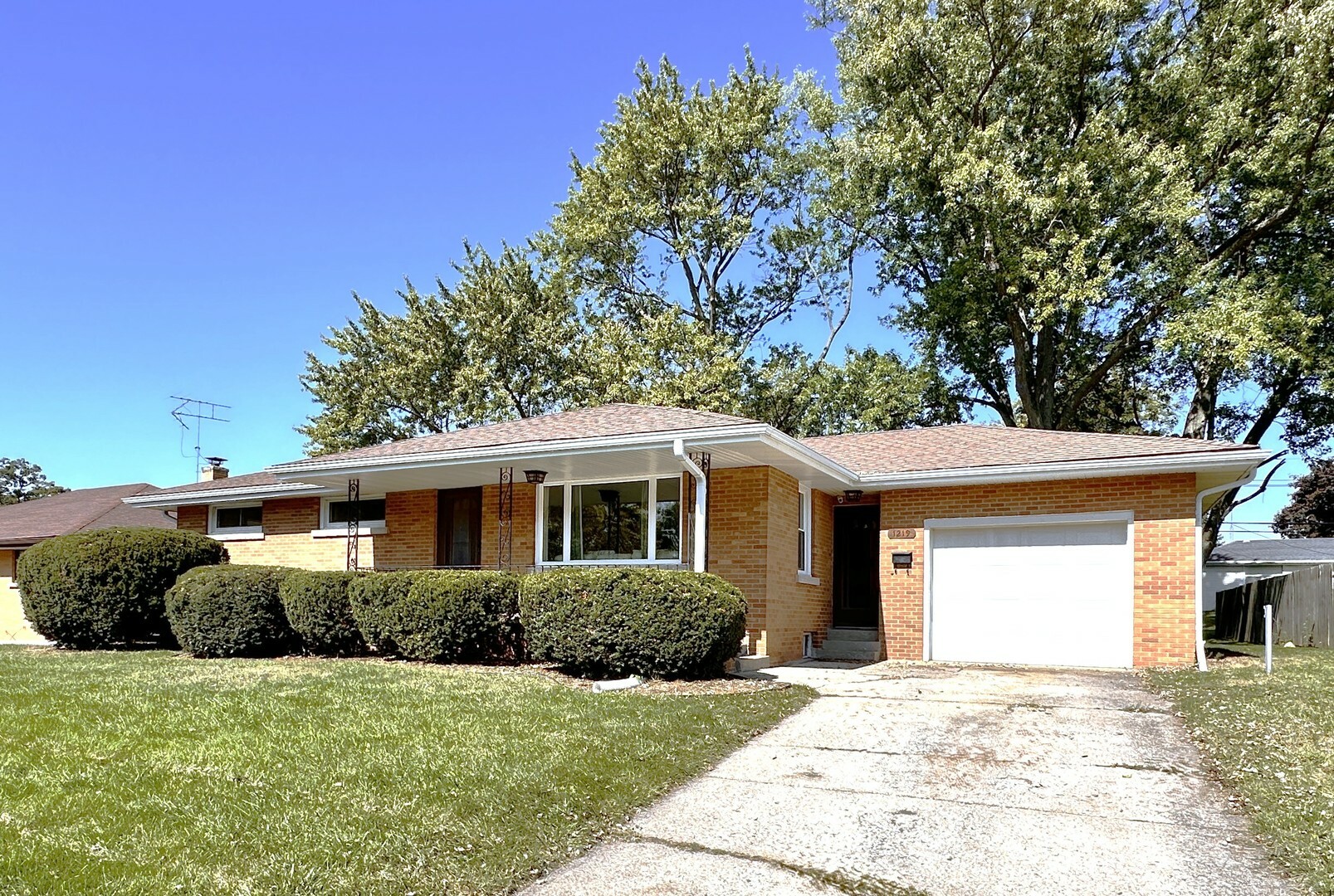 Property Photo:  1219 Blatt Boulevard  IL 60915 