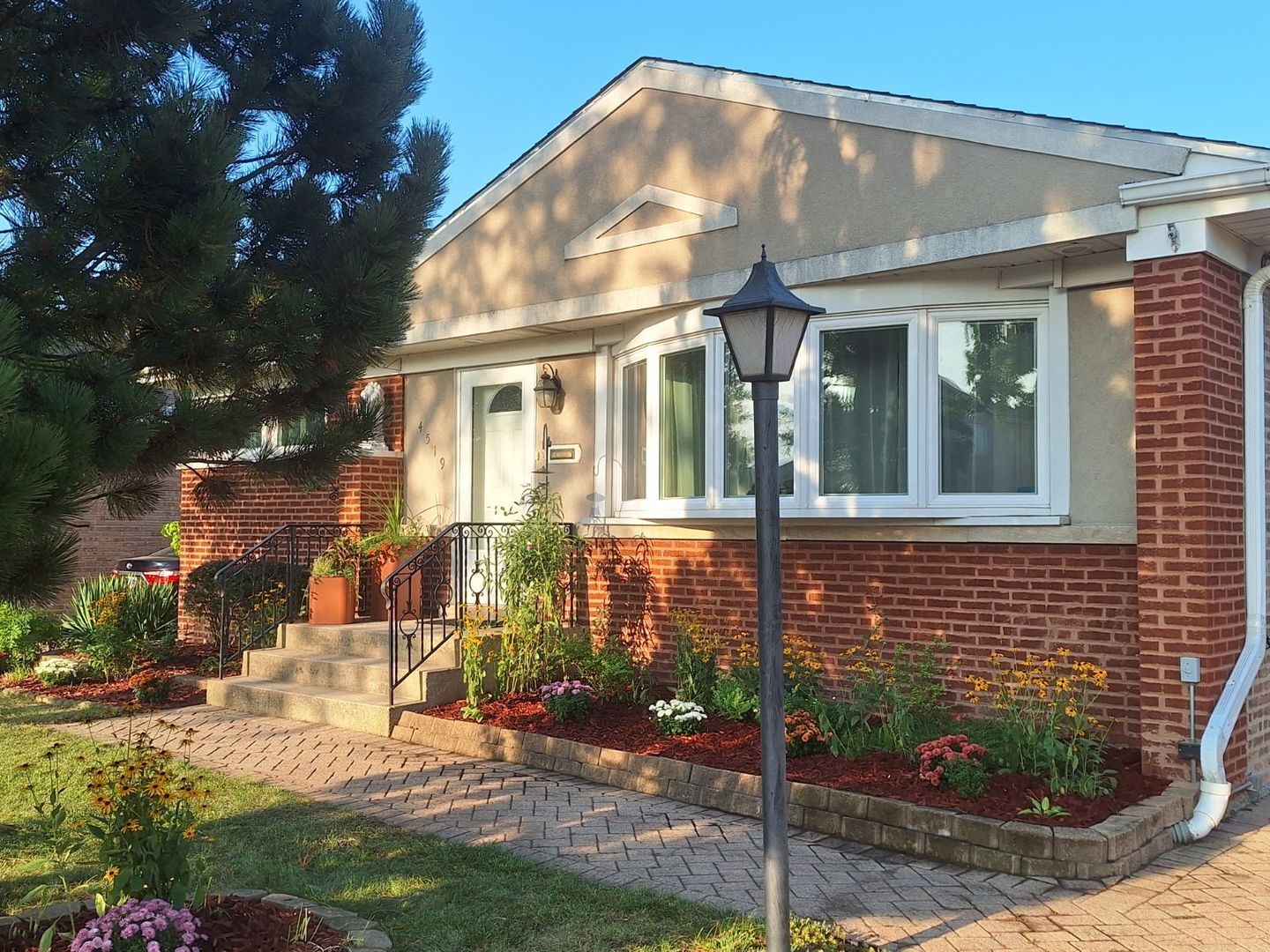 Property Photo: 4519 Wesley Terrace IL 60176