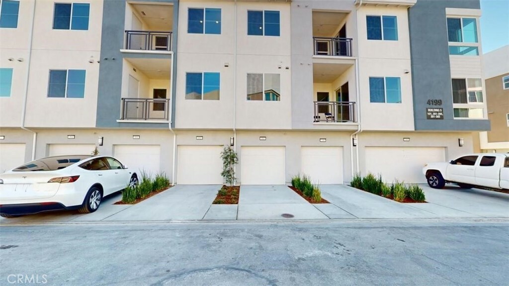 Property Photo:  4199 E Circle Paseo 203  CA 91764 