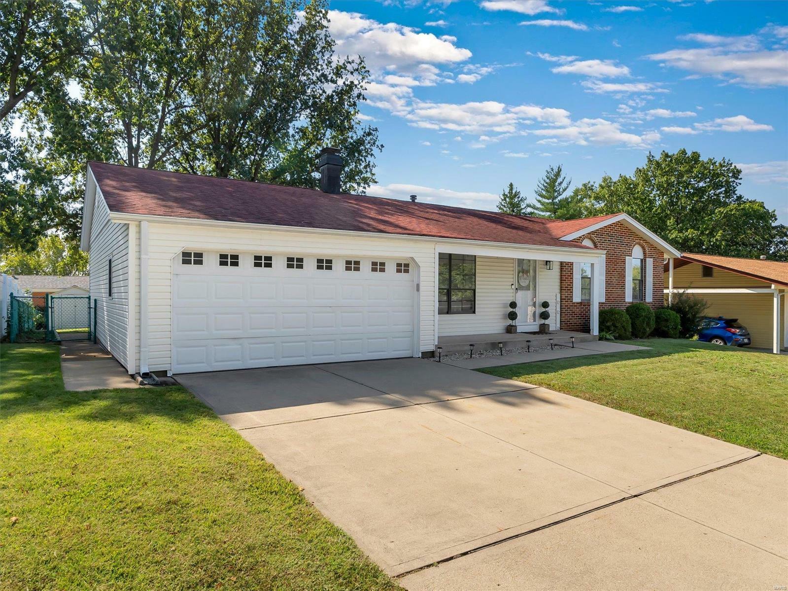 Property Photo:  1234 Kings Trail Lane  MO 63026 