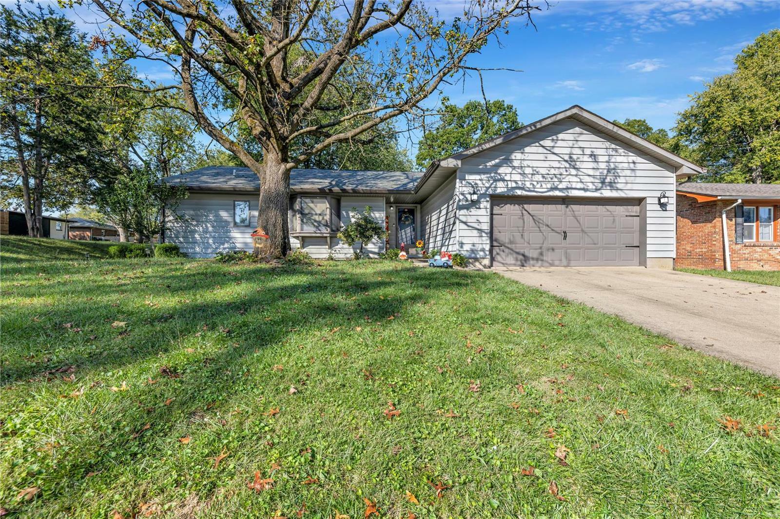 Property Photo:  13 Eastwood Drive  IL 62223 