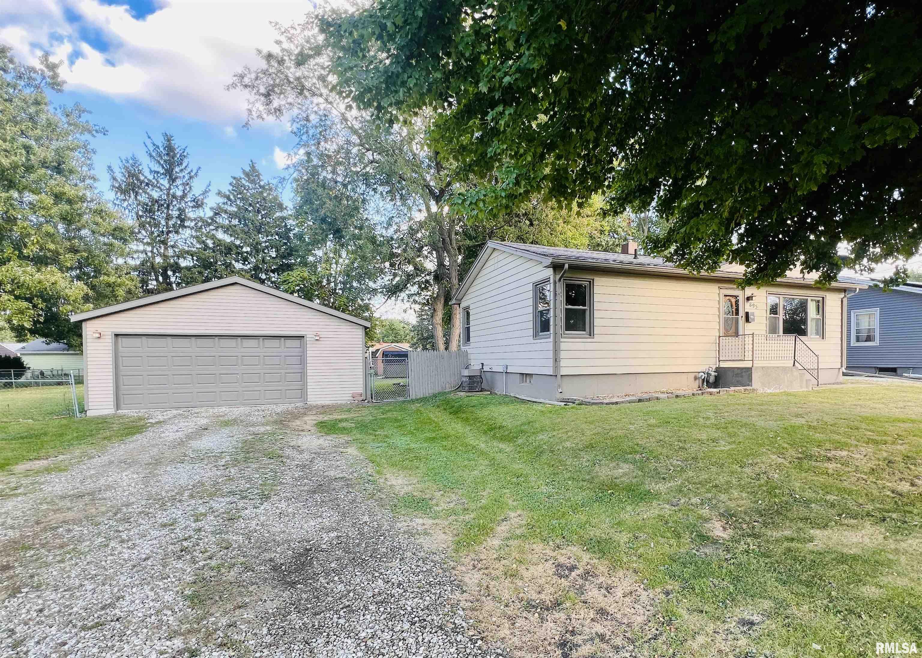 Property Photo:  895 S Whitesboro Street  IL 61401 