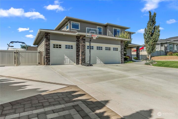 Property Photo:  536  Laurie Drive  WA 98801 