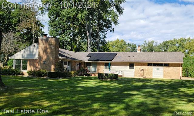 Property Photo:  875 Pine Hill Drive  MI 48304 
