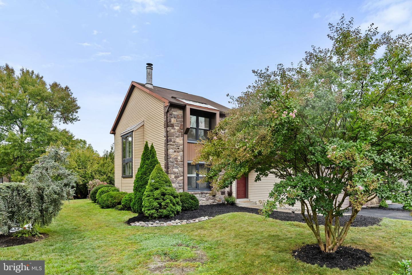 Property Photo:  105 Hilltop Court  PA 19047 