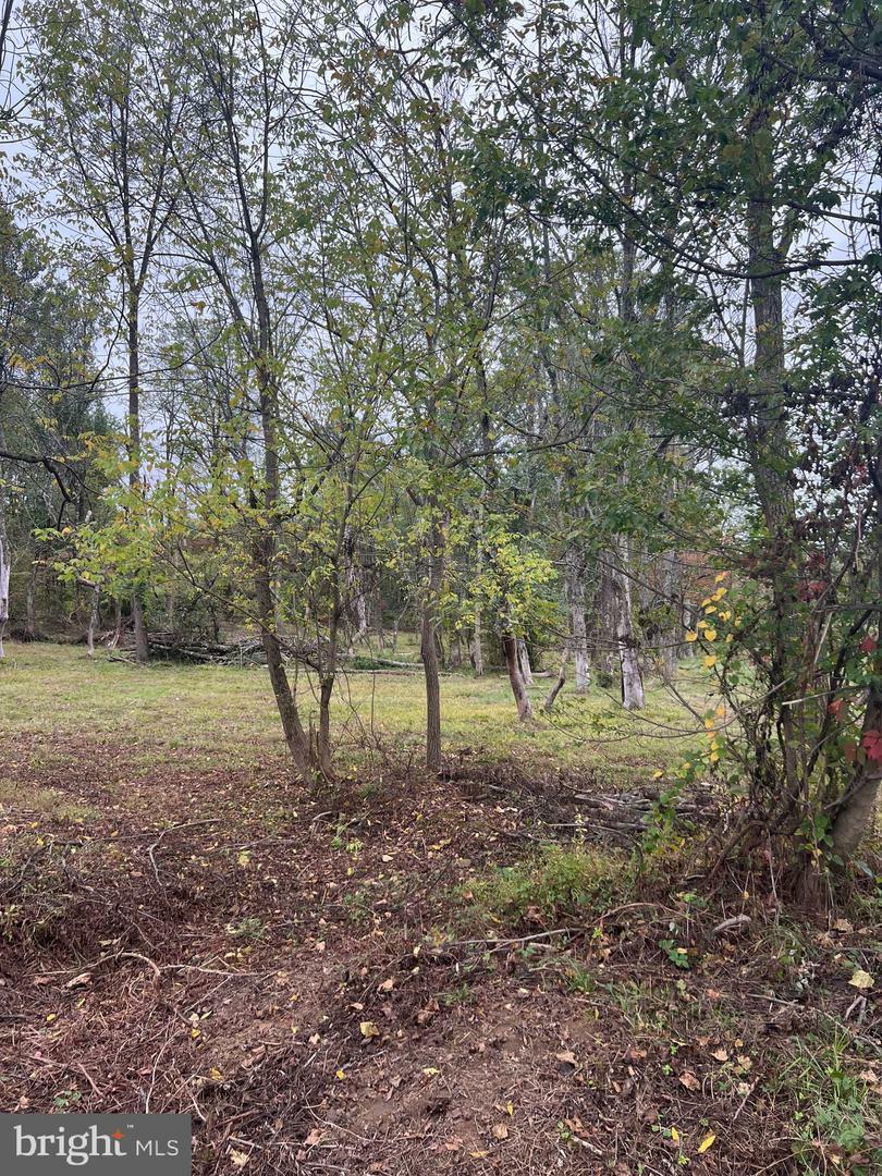 Property Photo:  2400 Horseshoe Trail  PA 19425 