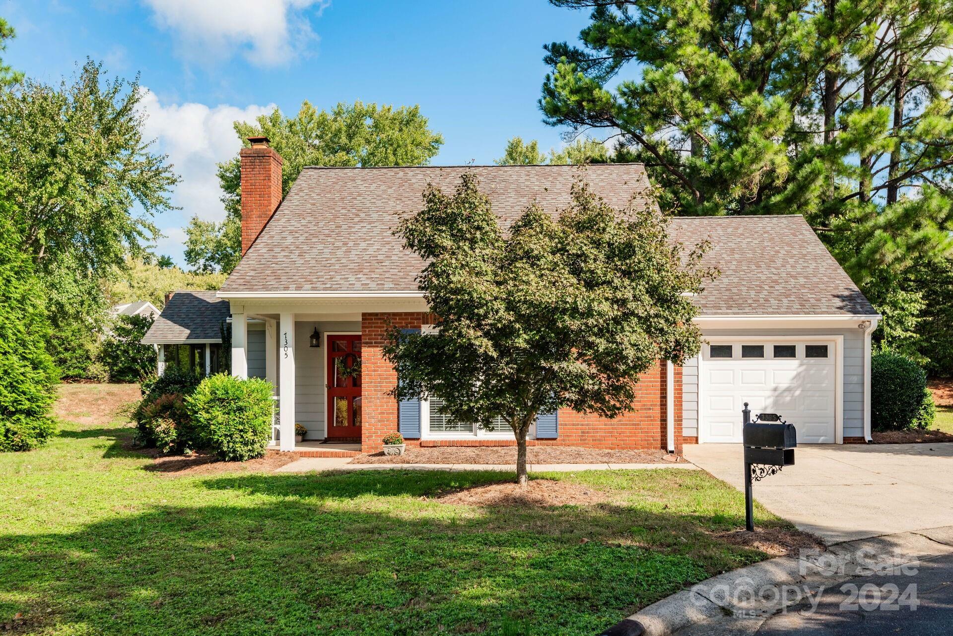 Property Photo:  7305 Winnington Circle  NC 28226 